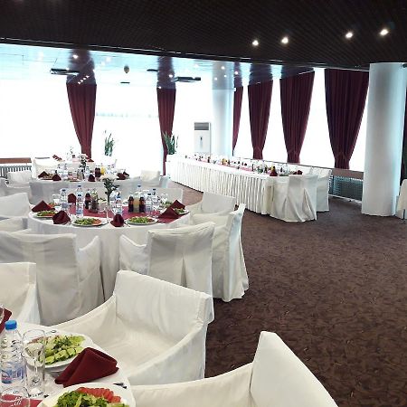 Hotel Ловеч Экстерьер фото