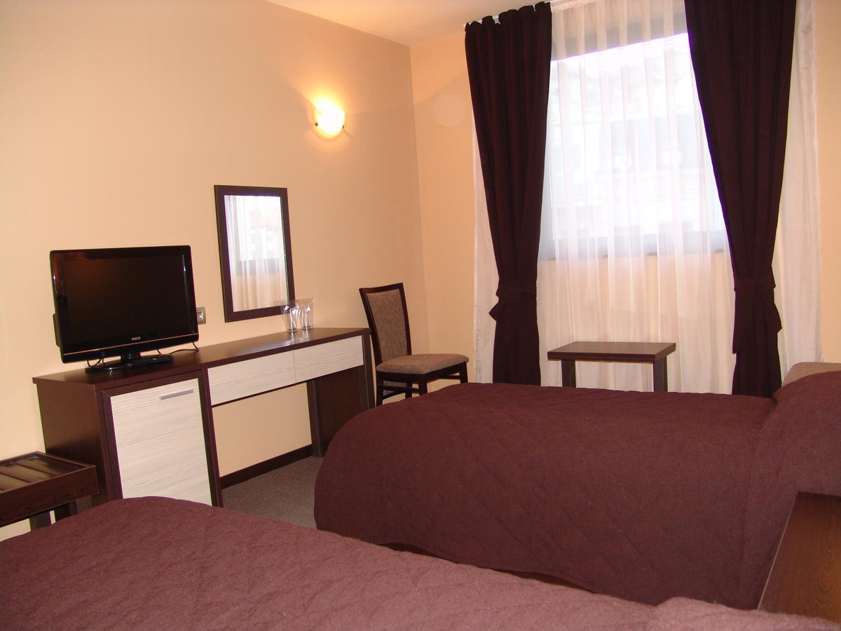 Hotel Ловеч Экстерьер фото