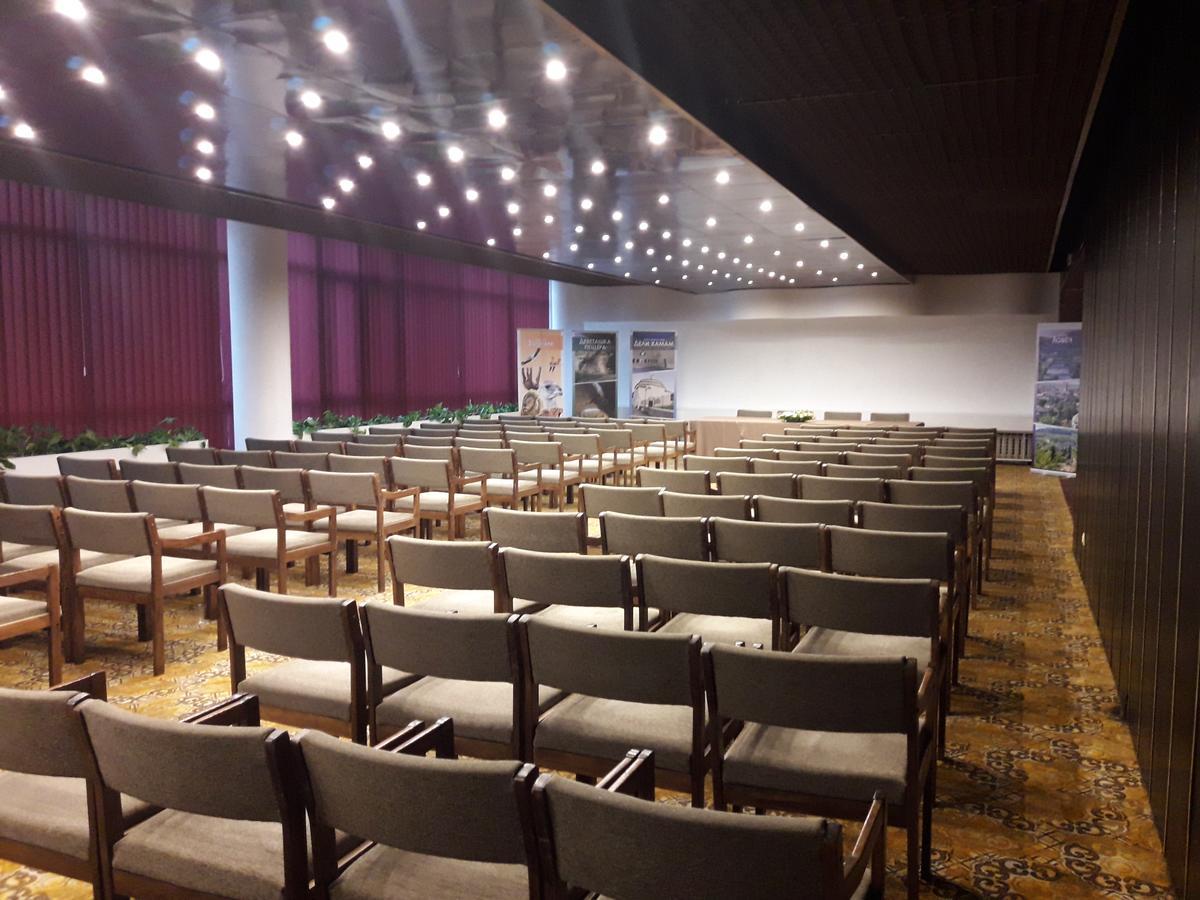 Hotel Ловеч Экстерьер фото